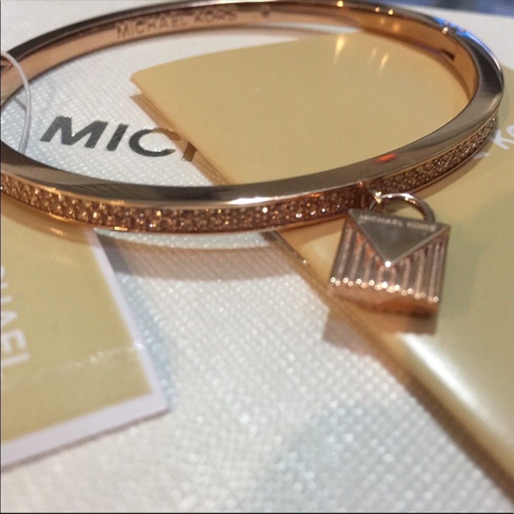 Michael Kors Pave Rose gold tone charm bangle NWT - Picture 5 of 8